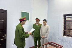 Khởi tố đối tượng lái ô tô cố tình tông thẳng vào một nhóm người