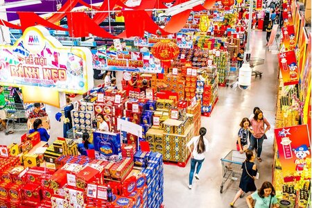 Thủ tướng yêu cầu khẩn trương khắc phục hậu quả thiên tai, phục hồi sản xuất kinh doanh, đẩy mạnh tiêu dùng, phục vụ nhu cầu Tết của Nhân dân