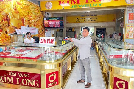 Khởi tố đối tượng mang vàng giả đi cầm cố, lừa đảo gần 200 triệu đồng