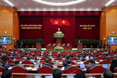 Khai mạc Hội nghị Trung ương 15