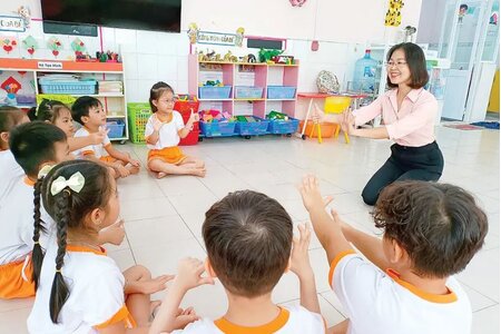 Đề xuất Hiệu trưởng, Phó Hiệu trưởng trường mầm non phải trực tiếp đứng lớp dạy trẻ