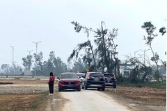 Quay cuồng theo cơn sốt đất ảo