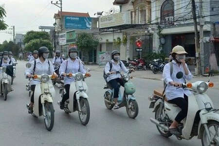 Quy định về độ tuổi và điều kiện điều khiển xe gắn máy 50 cm3