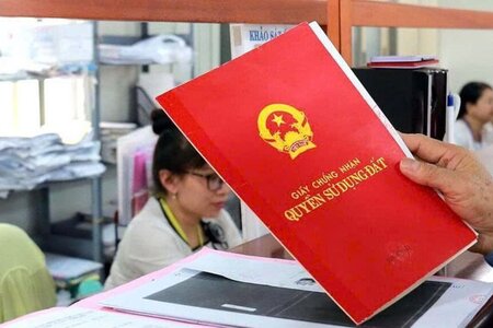 Đất sử dụng sai mục đích có được tặng cho Giấy chứng nhận?