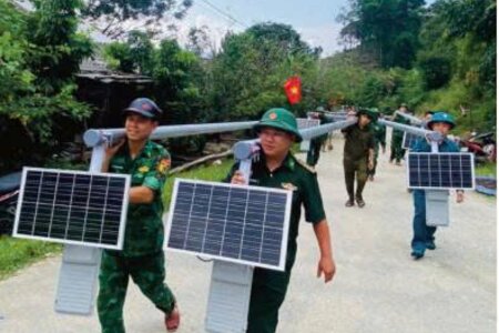 ‘Bản sáng vùng biên’ Thắt chặt tình quân dân