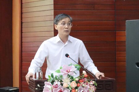 Chủ tịch Hội Luật gia Việt Nam trình bày cam kết trước cử tri Đà Nẵng