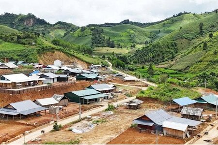 Nhà ở có nguy cơ sạt lở do thiên tai, người dân được hỗ trợ, tái định cư ra sao?