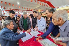 Xem bạn bè bầu cử trên... phây