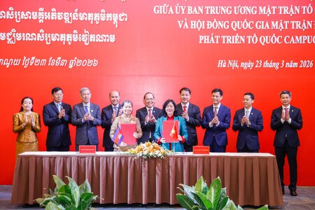 Tăng cường hợp tác giữa Mặt trận hai nước Việt Nam - Campuchia