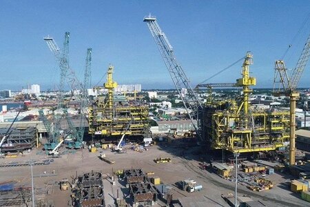 Đánh giá tư cách hợp lệ của nhà thầu trong gói thầu dầu khí cần căn cứ quy định nào?