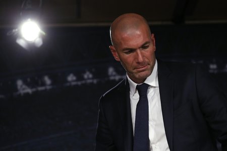 Real thảm hại, Zidane đau khổ thừa nhận chỉ còn 10 ngày giữ ghế