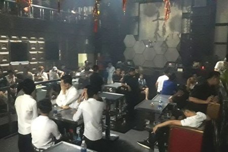 Đồng Nai: Đột nhập bất ngờ, tóm 130 người dùng ma túy trong quán bar