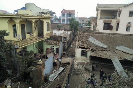 Bộ Quốc phòng đang điều tra vụ nổ kho phế liệu ở Bắc Ninh