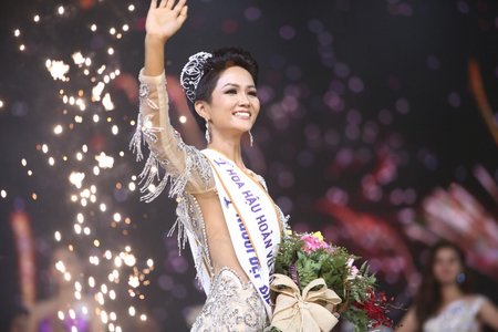 Người đẹp Ê đê H'hen Niê đăng quang Hoa hậu Hoàn vũ VN 2017