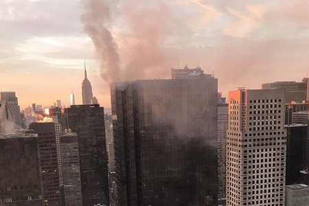 Sân thượng tòa nhà Trump Tower cháy, 3 người bị thương