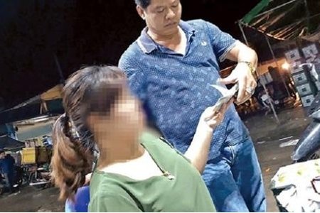 Công an Hà Nội khởi tố vụ 'bảo kê' ở chợ Long Biên