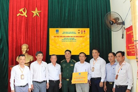 Bảo hiểm PVI chi trả hơn 2 tỷ đồng cho tàu cá gặp nạn ở Đà Nẵng