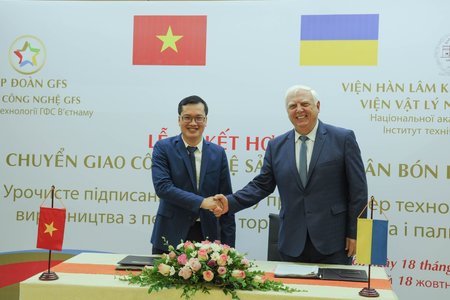 Viện CN GFS & Viện Hàn lâm KH quốc gia Ukraina ký kết chuyển giao CN