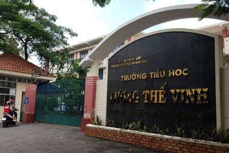 Sài Gòn: Đình chỉ công tác giảng dạy thầy giáo tát học sinh lớp 5