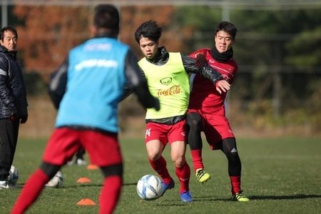 Phải chăng HLV Park Hang Seo đang rất ưu ái Công Phượng ở AFF Cup ?
