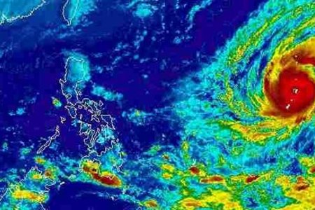 Siêu bão Yutu mang theo mưa to và gió lớn đổ bộ Philippines