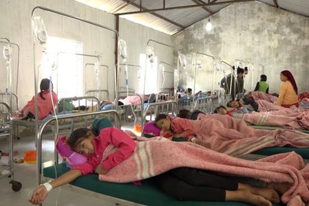 Hà Giang: 150 em học sinh đau bụng, nôn ói sau bữa ăn sáng