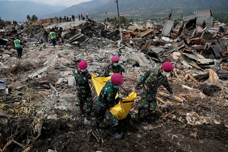 Thảm họa ở Indonesia: 'Ngày nào chúng tôi cũng tìm thấy thêm thi thể'