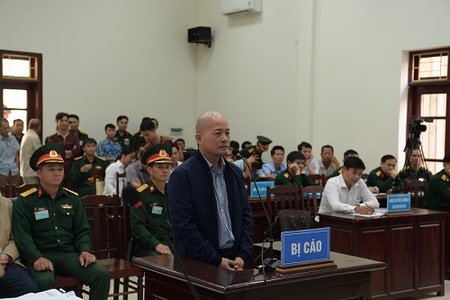 Cựu Thượng tá quân đội Đinh Ngọc Hệ nhận mức án 12 năm tù