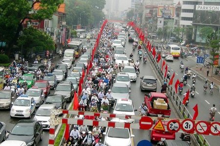 Chính phủ đồng ý thu phí phương tiện vào nội đô Hà Nội