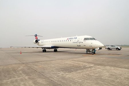 Vietnam Airlines cùng bay thử máy bay phản lực loại nhỏ của Bombardier