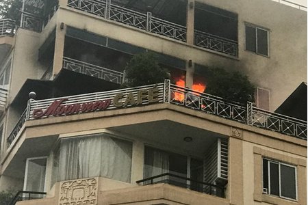 Khách sạn giữa phố cổ Hà Nội bốc cháy, hơn 50 khách Tây tháo chạy