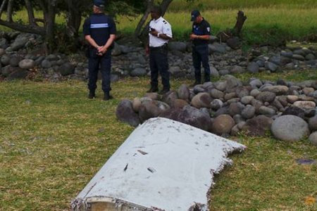 Tìm thấy 5 mảnh vỡ máy bay MH370 mất tích bí ẩn 