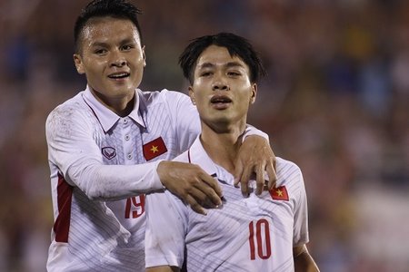 Cầu thủ xuất sắc nào giành Quả bóng vàng Việt Nam 2018?