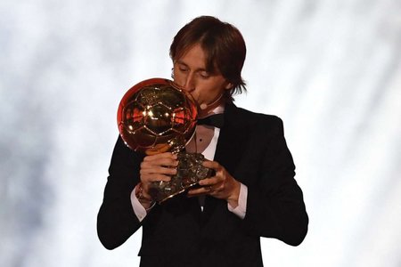 Vượt Ronaldo và Griezmann, Luka Modric giành Quả bóng vàng 2018