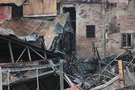 Các hộ dân không được sửa nhà sau vụ cháy gần bệnh viện Nhi Trung Ương