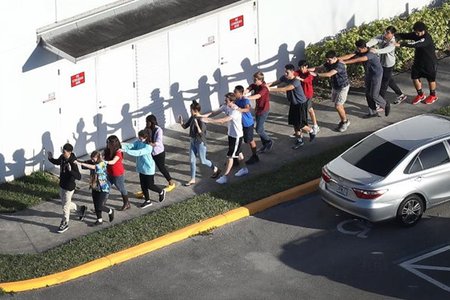 Mỹ: Xả súng kinh hoàng, ít nhất 17 người thiệt mạng