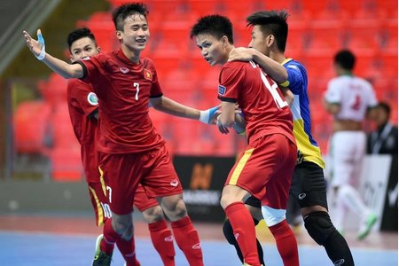 Bùng nổ hiệp 2, Futsal Việt Nam thẳng tiến tứ kết gặp Uzbekistan