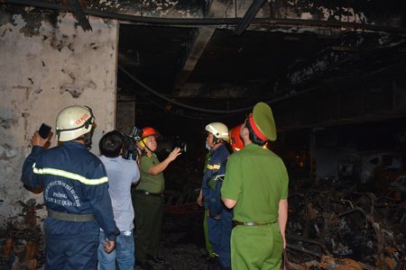 Cháy chung cư 13 người chết: Triệu tập nhiều người để điều tra