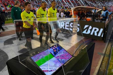 Mùa tới, La Liga sẽ chính thức áp dụng công nghệ VAR