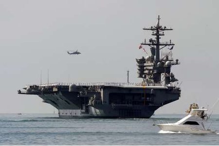 Siêu tàu sân bay Mỹ - USS Carl Vinson đến Đà Nẵng sáng nay