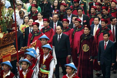 Lễ hội Đền Hùng 2018: Thủ tướng dâng hương tưởng niệm các vua Hùng