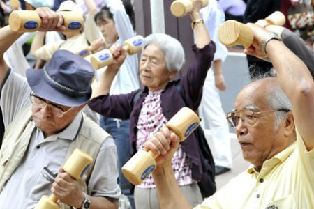 Tuổi hưu tăng, cho vừa lòng ai?