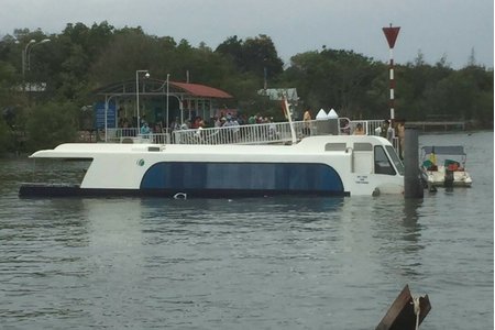 Vụ tàu cao tốc tràn nước ở Cần Giờ: Phát hiện vết thủng dưới thân tàu