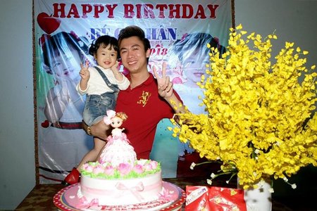 Hồ Việt Trung công khai có con gái 3 tuổi với bạn gái cũ