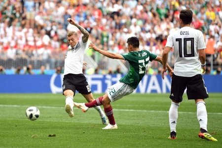 Đá lúng túng, cỗ xe tăng Đức thua ngay trận mở màn World Cup