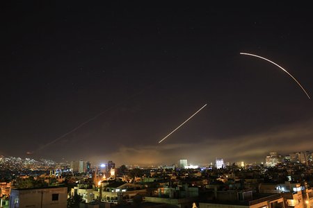 Liên quân Mỹ lại bất ngờ không kích Syria