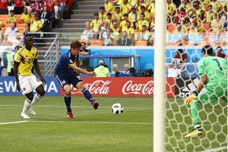 Chơi hơn người, Nhật Bản tạo địa chấn trước Colombia