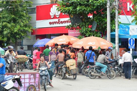 Viettel vượt mốc 1 triệu thuê bao tại Myanmar sau 10 ngày khai trương