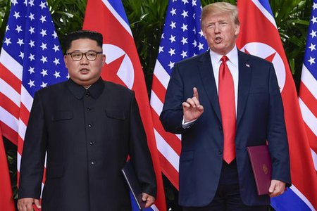 Vì sao Tổng thống Trump gia hạn trừng phạt Triều Tiên thêm 1 năm?