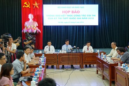 Bộ GD-ĐT giải đáp thắc mắc xoay quanh đề thi khó, đề lọt ra ngoài